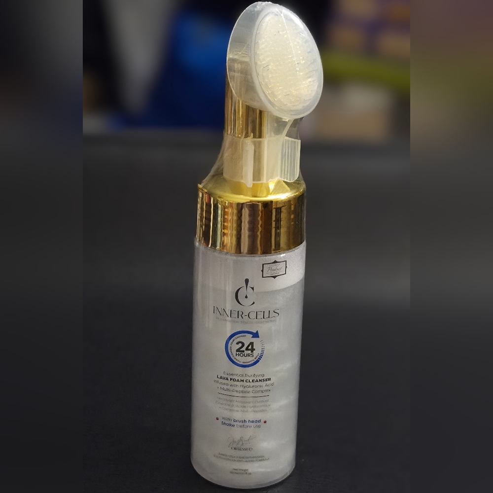 Inner-Cells Lava Foaming Cleanser Infused With Hyaluronic Acid & Peptide Complex